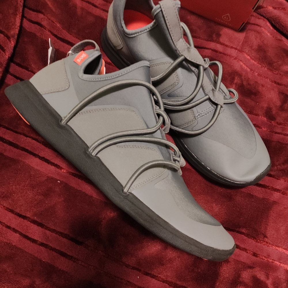Modern Gray Men's Sneakers